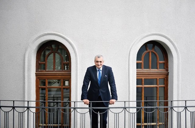 მამუკა ხაზარაძე