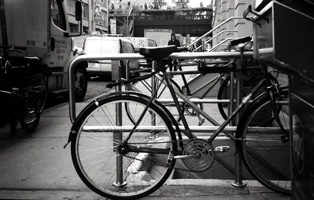 ველოსიპედი ქუჩაში