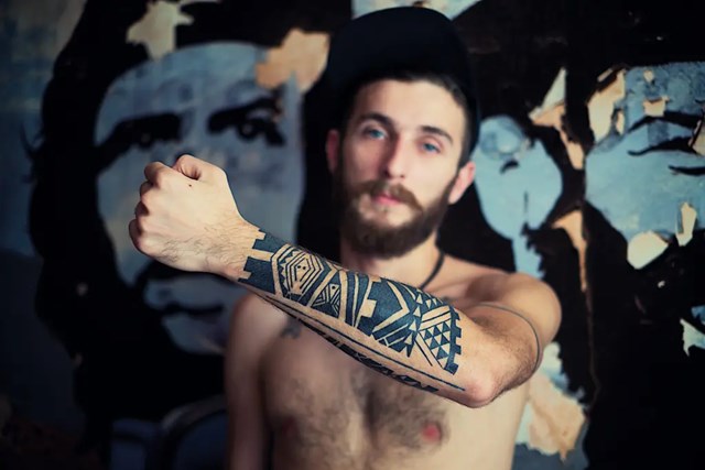 ტატუ ხელზე