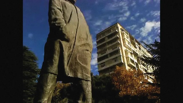 კადრი ფილმიდან „ნეტავ აღარასდროს მოვიდეს ზაფხული“